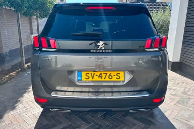 Peugeot 5008 (2018) thumbnail 3