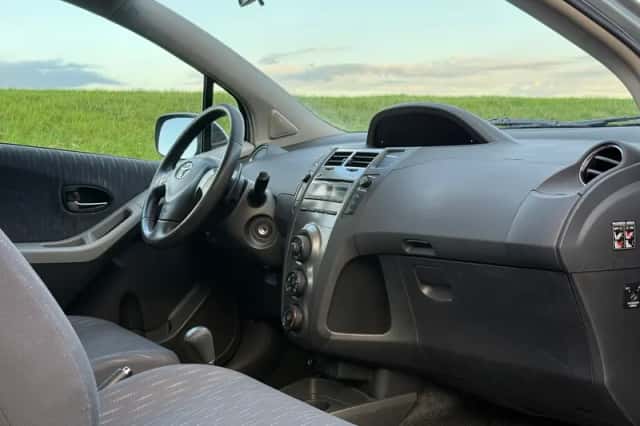 Toyota Yaris (2009) thumbnail 6