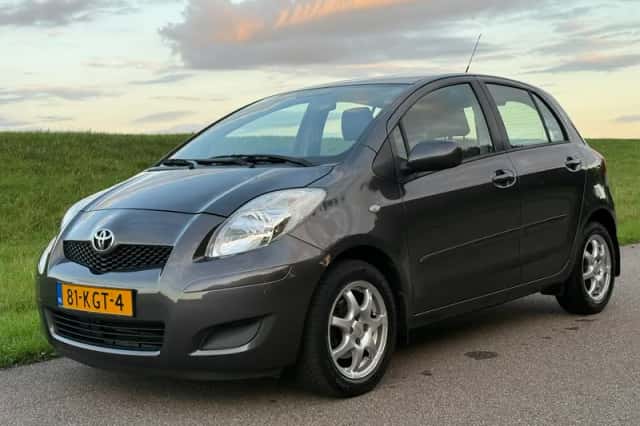 Toyota Yaris (2009) thumbnail 1