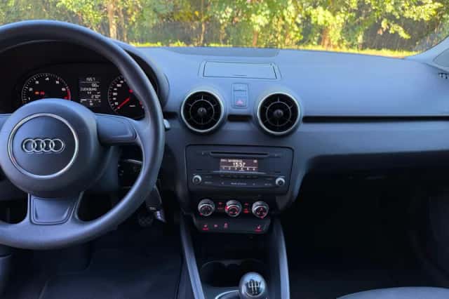 Audi A1 (2011) thumbnail 5