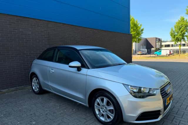Audi A1 (2011) thumbnail 6