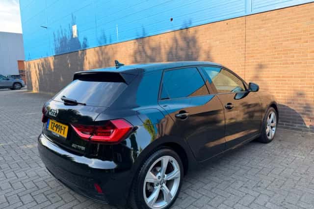 Audi A1 (2019) thumbnail 3