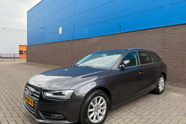 Audi A4 (2014) thumbnail 1