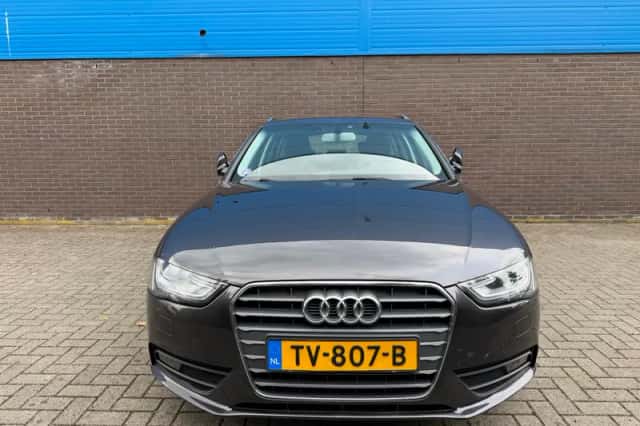 Audi A4 (2014) thumbnail 5