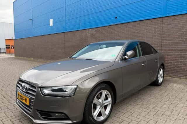 Audi A4 (2014) thumbnail 1