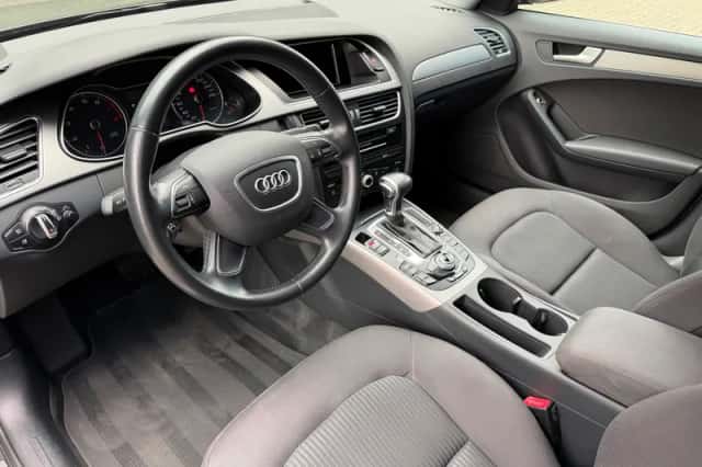 Audi A4 (2014) thumbnail 2