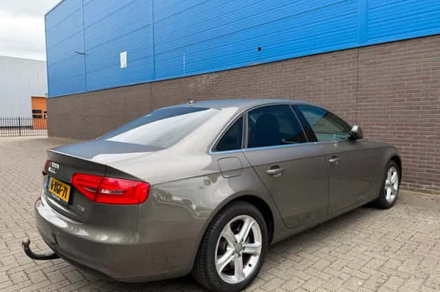 Audi A4 (2014) thumbnail 3