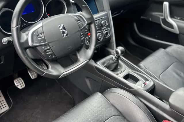 Citroën DS4 (2011) thumbnail 2
