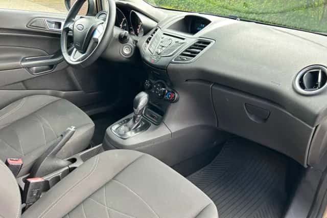 Ford Fiesta (2015) thumbnail 4