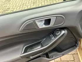 Ford Fiesta (2015) thumbnail 8