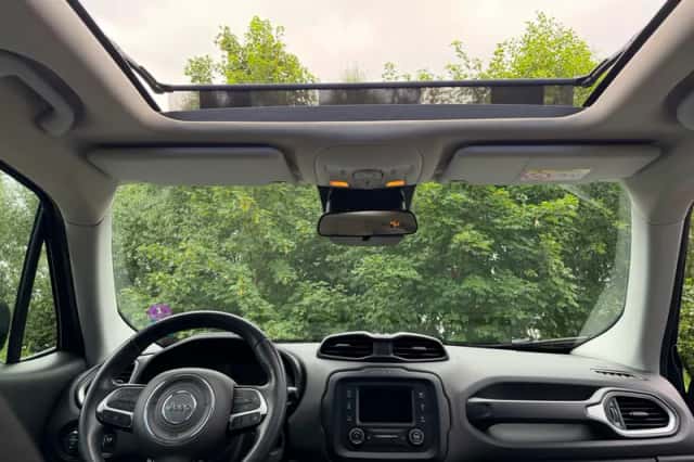 Jeep Renegade (2016) thumbnail 6