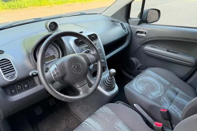 Opel Agila (2014) thumbnail 2