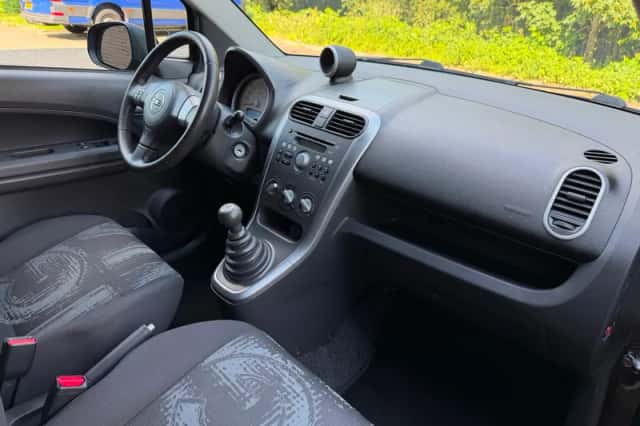Opel Agila (2014) thumbnail 4