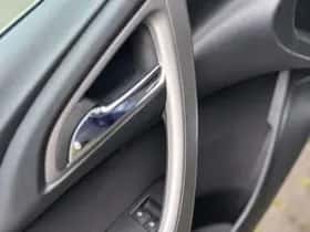 Opel Astra (2011) thumbnail 8