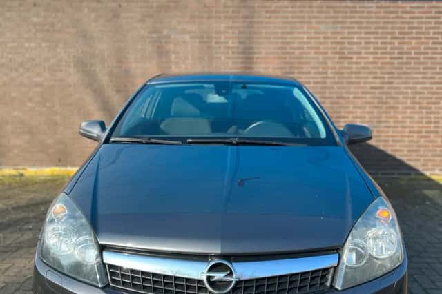 Opel Astra GTC (2009) thumbnail 5