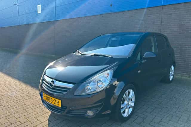 Opel Corsa (2009) thumbnail 1