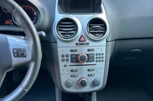 Opel Corsa (2009) thumbnail 6