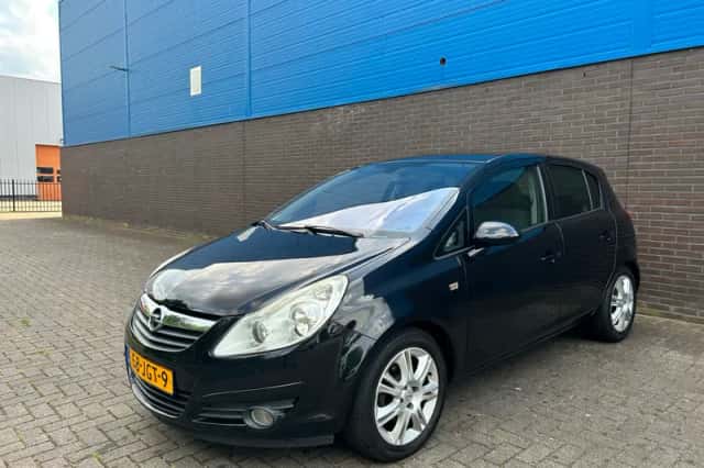Opel Corsa (2009) thumbnail 1