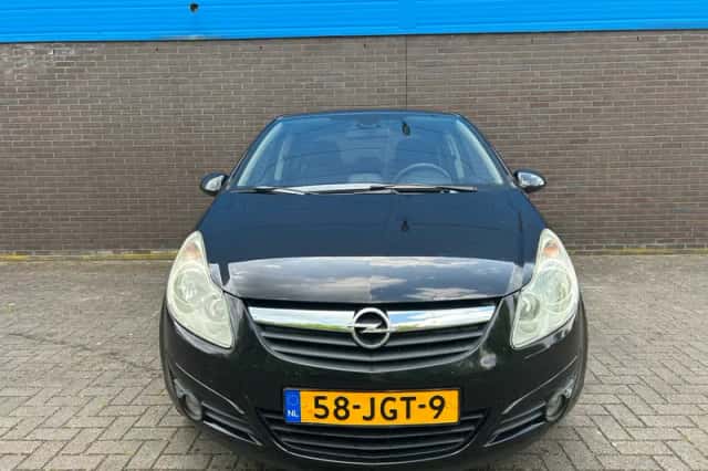 Opel Corsa (2009) thumbnail 5
