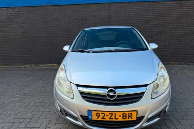 Opel Corsa (2008) thumbnail 5