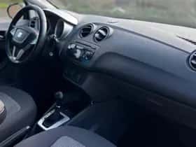 SEAT Ibiza (2010) thumbnail 4