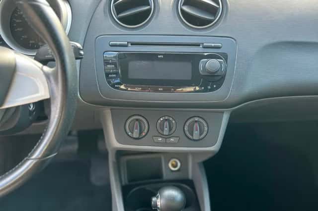 SEAT Ibiza (2010) thumbnail 6