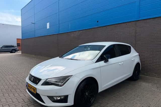 SEAT Leon (2013) thumbnail 1
