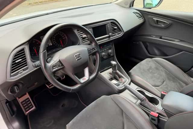 SEAT Leon (2013) thumbnail 2