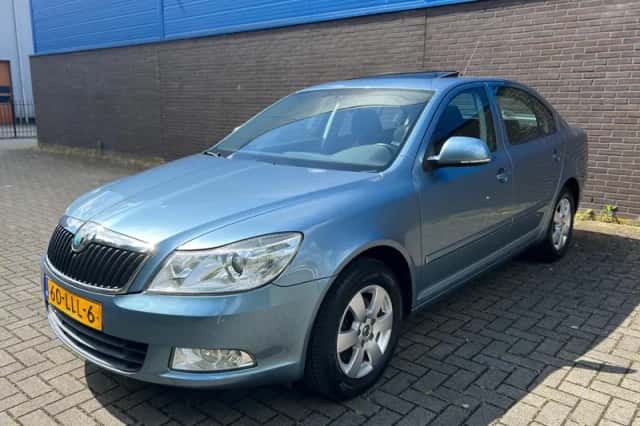Škoda Octavia (2010) thumbnail 1