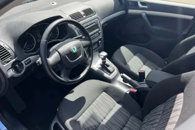 Škoda Octavia (2010) thumbnail 2