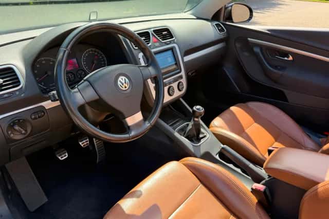 Volkswagen Eos (2008) thumbnail 2