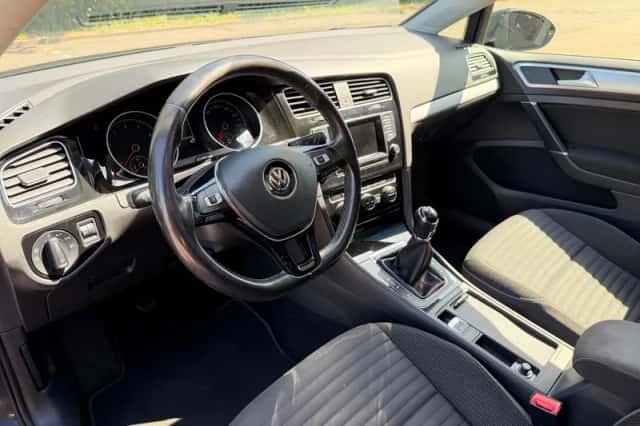 Volkswagen Golf (2014) thumbnail 2