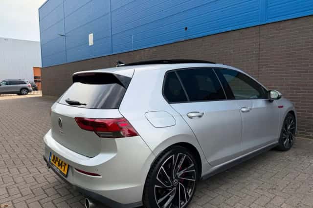 Volkswagen Golf (2021) thumbnail 3