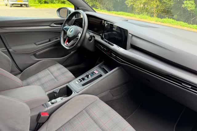 Volkswagen Golf (2021) thumbnail 4