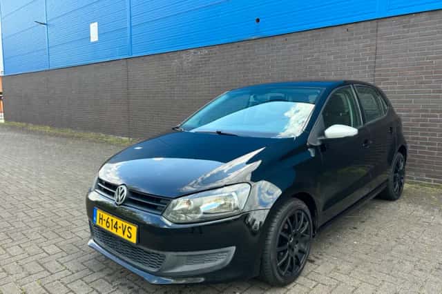 Volkswagen Polo (2014) thumbnail 1