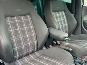 Volkswagen Polo (2011) thumbnail 16