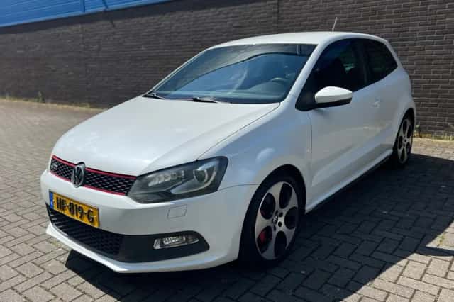 Volkswagen Polo (2012) thumbnail 1