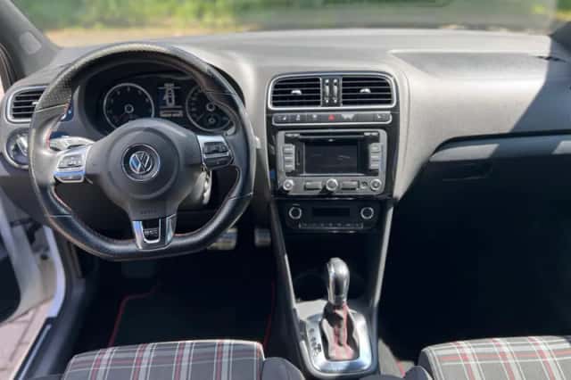 Volkswagen Polo (2012) thumbnail 6