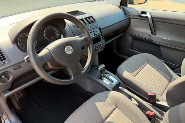 Volkswagen Polo (2007) thumbnail 2