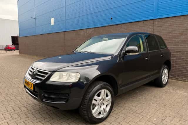Volkswagen Touareg (2006) thumbnail 1