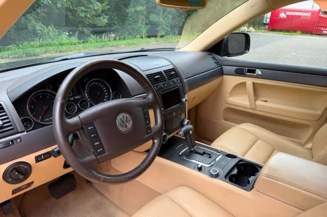 Volkswagen Touareg (2006) thumbnail 2