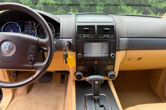 Volkswagen Touareg (2006) thumbnail 6