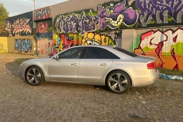 Audi A8 (2011) thumbnail 1