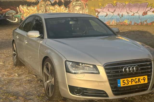 Audi A8 (2011) thumbnail 3