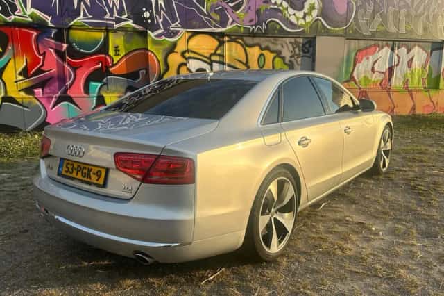 Audi A8 (2011) thumbnail 4