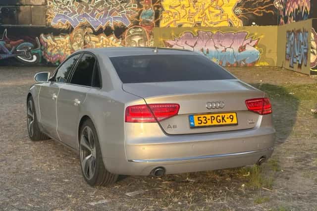 Audi A8 (2011) thumbnail 5