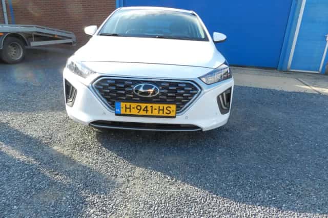 Hyundai Ioniq (2020) thumbnail 2