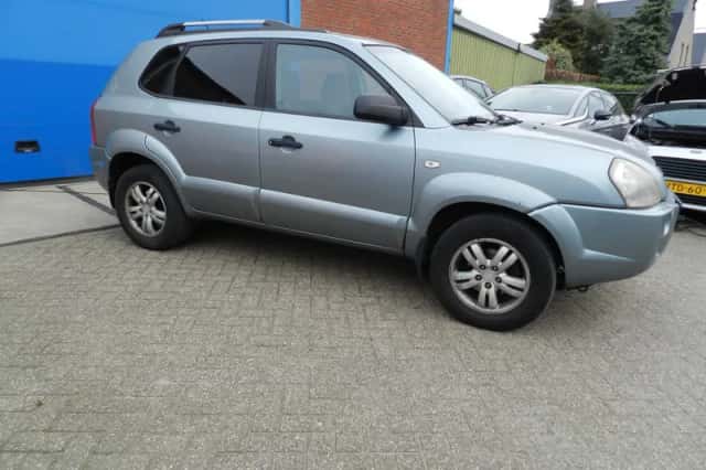 Hyundai Tucson (2009) thumbnail 4