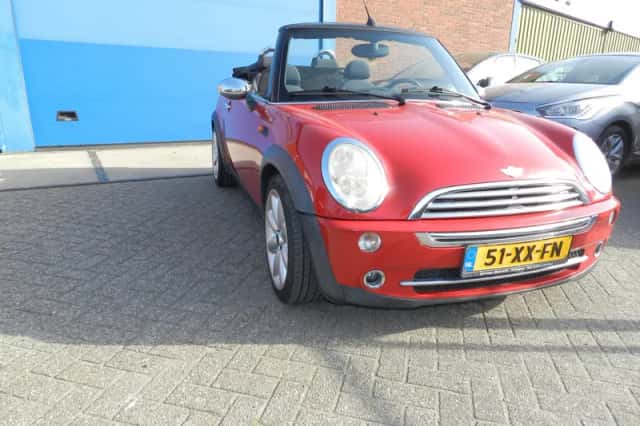 MINI Cabrio (2007) thumbnail 4