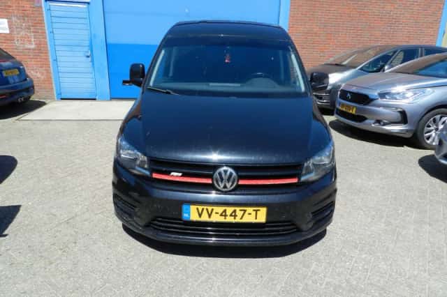 Volkswagen Caddy (2016) thumbnail 2